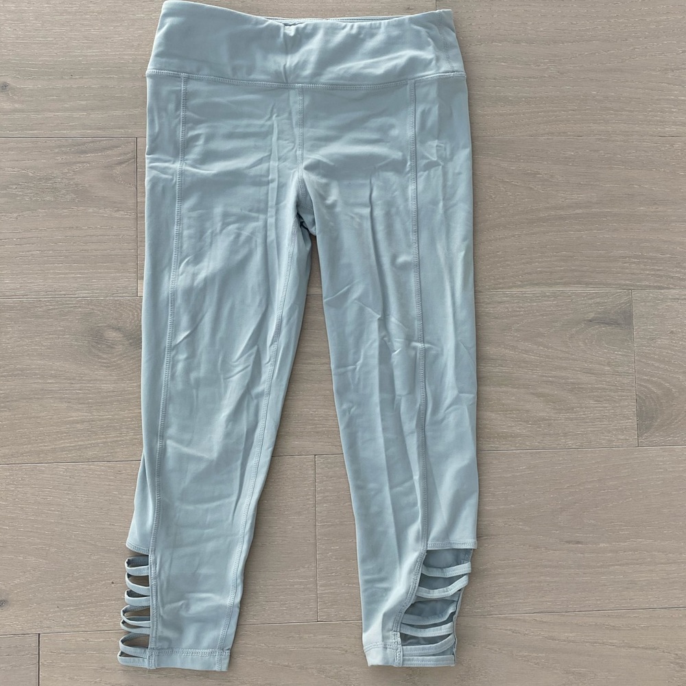 B free apparel cropped leggings